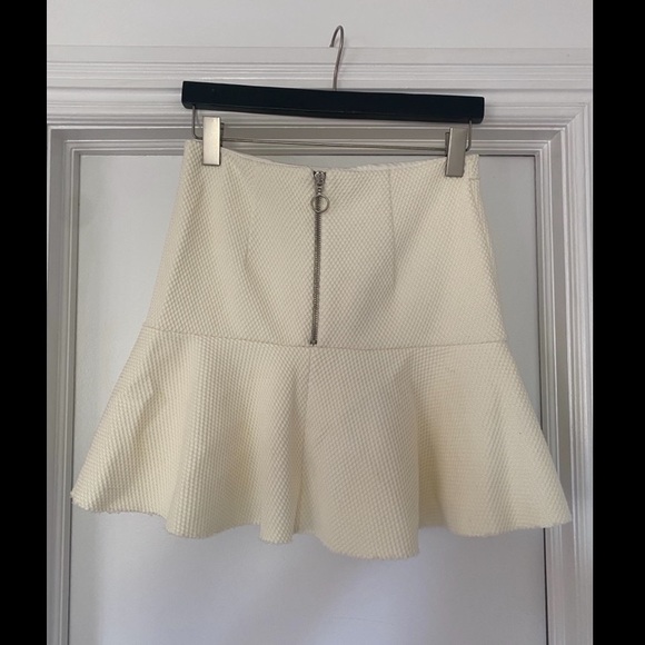 Zara White Mini Skirt - Picture 2 of 2